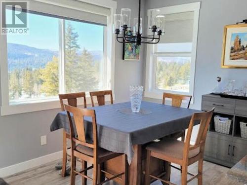 428 Daladon Drive, Logan Lake, BC - Indoor Photo Showing Dining Room