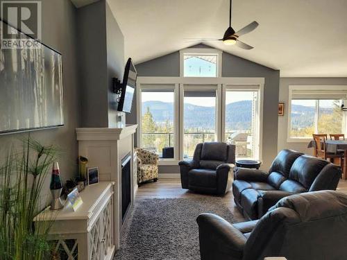 428 Daladon Drive, Logan Lake, BC - Indoor Photo Showing Living Room