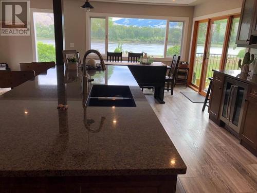 725 Yates Road, Kamloops, BC - Indoor Photo Showing Kitchen With Double Sink