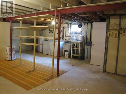 40 Hildenboro Square, Toronto, ON - Indoor Photo Showing Basement