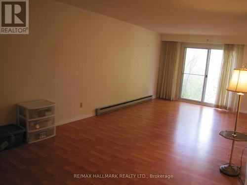 40 Hildenboro Square, Toronto, ON - Indoor Photo Showing Other Room