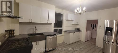 75 Montrose Avenue, Toronto, ON - Indoor Photo Showing Kitchen