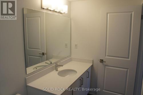 1 - 4035 Hickory Drive, Mississauga, ON - Indoor Photo Showing Bathroom