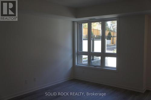 1 - 4035 Hickory Drive, Mississauga, ON - Indoor Photo Showing Other Room