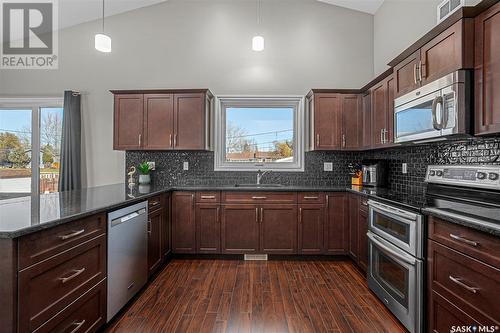 206 2Nd Avenue, Hanley, SK - Indoor Photo Showing Kitchen