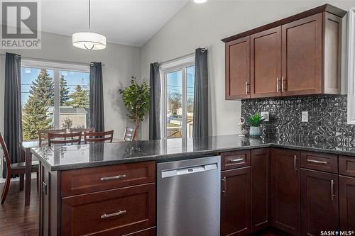 206 2Nd Avenue, Hanley, SK - Indoor Photo Showing Kitchen