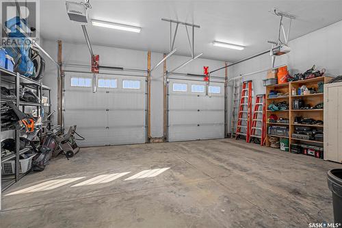 206 2Nd Avenue, Hanley, SK - Indoor Photo Showing Garage