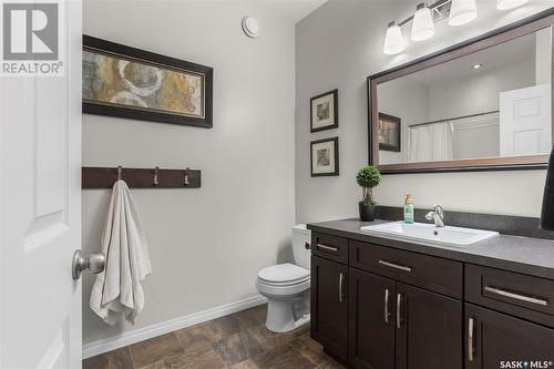 206 2Nd Avenue, Hanley, SK - Indoor Photo Showing Bathroom