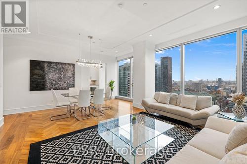 2503 - 183 Wellington Street W, Toronto, ON - Indoor Photo Showing Living Room