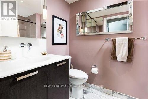 425 - 95 Bathurst Street, Toronto, ON - Indoor Photo Showing Bathroom