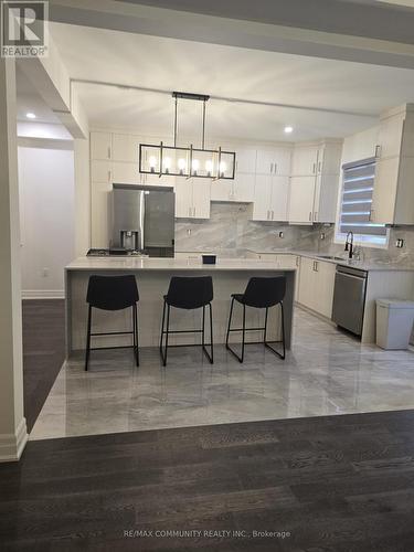 95 Mcbride Trail, Barrie, ON - Indoor Photo Showing Kitchen