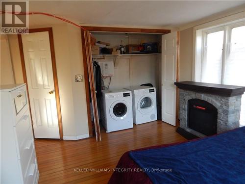 20785 Old Hwy 2, South Glengarry, ON - Indoor Photo Showing Laundry Room