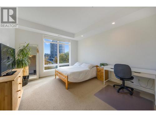 1933 Ambrosi Road Unit# 406, Kelowna, BC - Indoor Photo Showing Bedroom