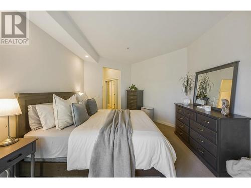 1933 Ambrosi Road Unit# 406, Kelowna, BC - Indoor Photo Showing Bedroom