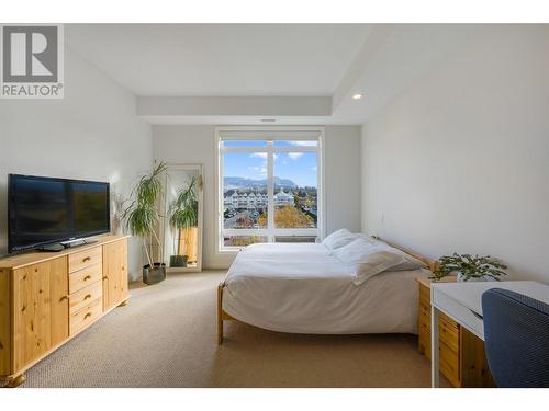 1933 Ambrosi Road Unit# 406, Kelowna, BC - Indoor Photo Showing Bedroom