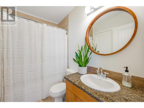 1933 Ambrosi Road Unit# 406, Kelowna, BC - Indoor Photo Showing Bathroom