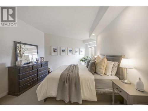 1933 Ambrosi Road Unit# 406, Kelowna, BC - Indoor Photo Showing Bedroom