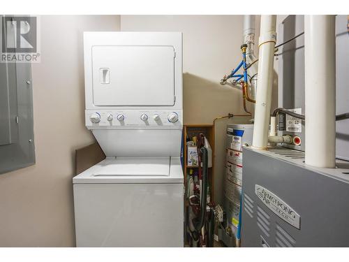 1933 Ambrosi Road Unit# 406, Kelowna, BC - Indoor Photo Showing Laundry Room