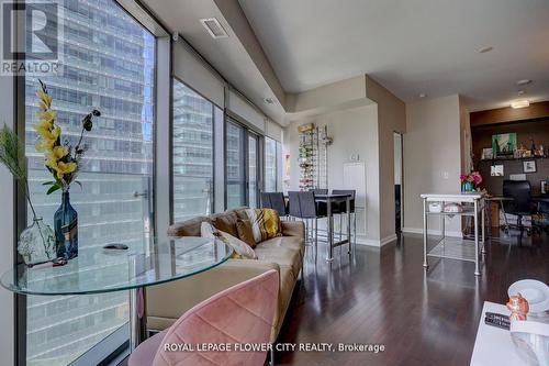 1407 - 12 York Street, Toronto, ON - Indoor