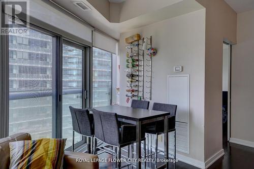 1407 - 12 York Street, Toronto, ON - Indoor Photo Showing Dining Room