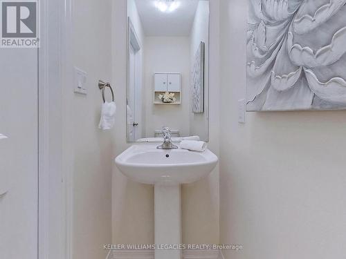 209 Kincardine Street, Vaughan, ON - Indoor Photo Showing Bathroom