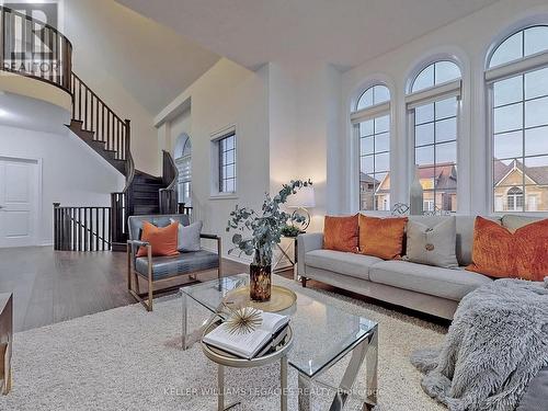 209 Kincardine Street, Vaughan, ON - Indoor Photo Showing Living Room