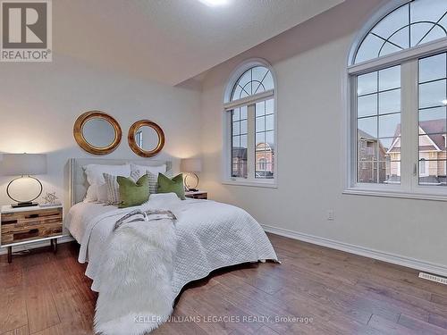 209 Kincardine Street, Vaughan, ON - Indoor Photo Showing Bedroom