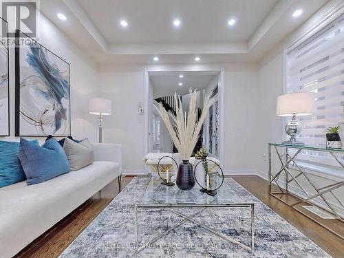 209 Kincardine Street, Vaughan, ON - Indoor Photo Showing Living Room