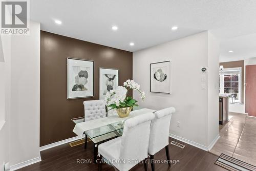 3240 Redpath Circle, Mississauga, ON - Indoor Photo Showing Dining Room