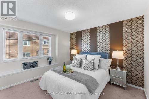 3240 Redpath Circle, Mississauga, ON - Indoor Photo Showing Bedroom