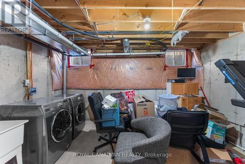 3240 Redpath Circle, Mississauga, ON - Indoor Photo Showing Laundry Room