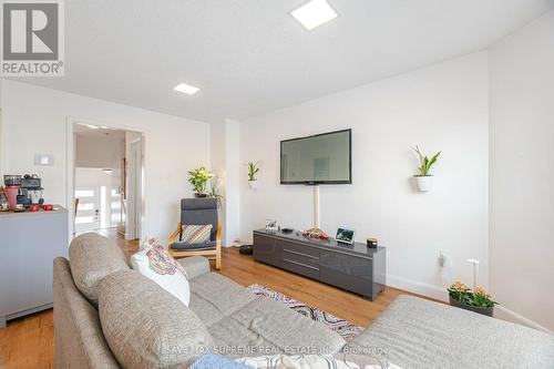 13 Dino Court, Brampton, ON - Indoor