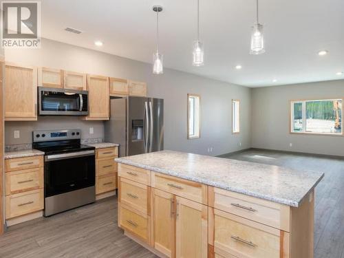 29 Beryl Place, Whitehorse, YT - Indoor Photo Showing Kitchen