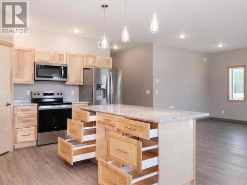 29 Beryl Place, Whitehorse, YT - Indoor Photo Showing Kitchen