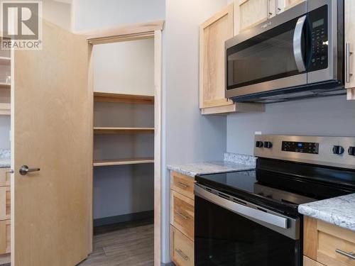 29 Beryl Place, Whitehorse, YT - Indoor Photo Showing Kitchen