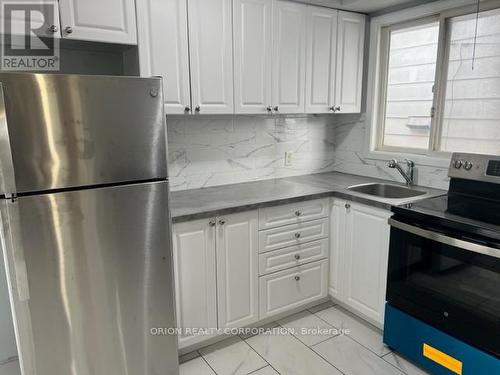 359 .5 Strathearn Avenue, Hamilton, ON - Indoor Photo Showing Kitchen With Stainless Steel Kitchen