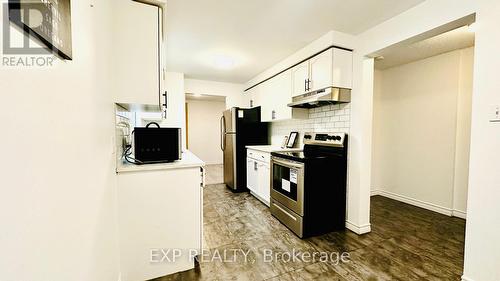 224 Portsmouth Gate, Waterloo, ON - Indoor Photo Showing Kitchen