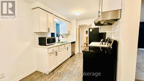 224 Portsmouth Gate, Waterloo, ON - Indoor Photo Showing Kitchen