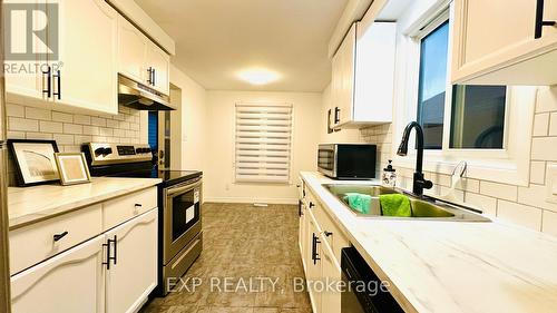 224 Portsmouth Gate, Waterloo, ON - Indoor Photo Showing Kitchen With Double Sink