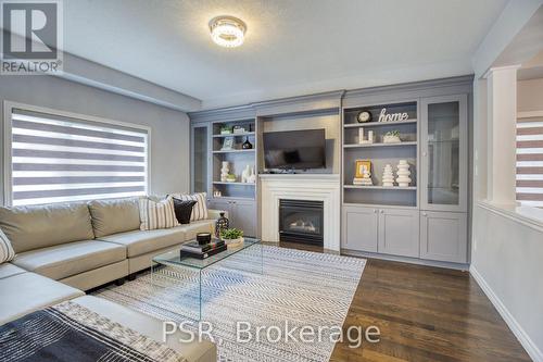 24 Dunvegan Place, Hamilton, ON - Indoor Photo Showing Living Room With Fireplace