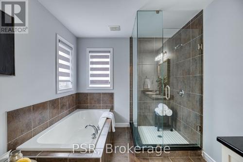 24 Dunvegan Place, Hamilton, ON - Indoor Photo Showing Bathroom