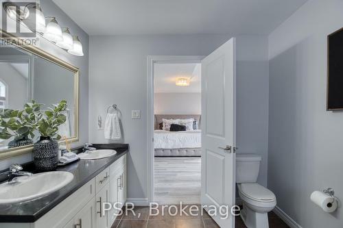 24 Dunvegan Place, Hamilton, ON - Indoor Photo Showing Bathroom