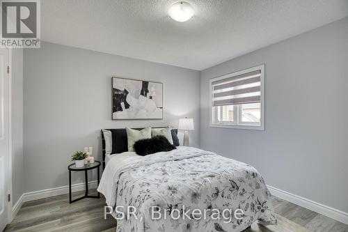 24 Dunvegan Place, Hamilton, ON - Indoor Photo Showing Bedroom