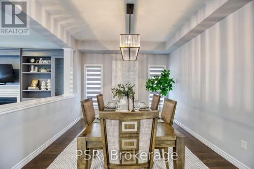 24 Dunvegan Place, Hamilton, ON - Indoor Photo Showing Dining Room