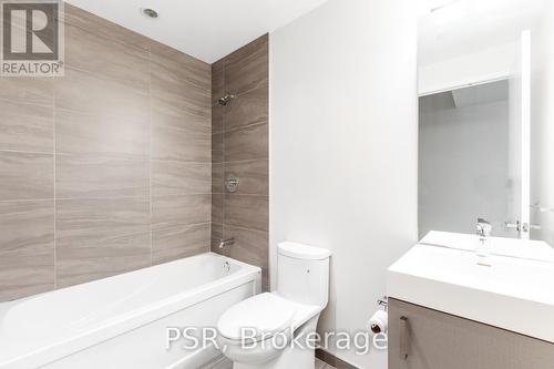 307 - 17 Dundonald Street, Toronto, ON - Indoor Photo Showing Bathroom