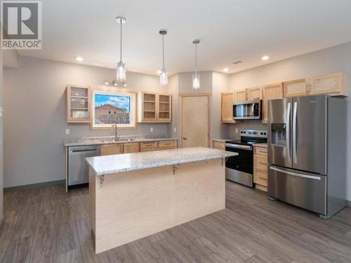 24 Beryl Place, Whitehorse, YT - Indoor Photo Showing Kitchen