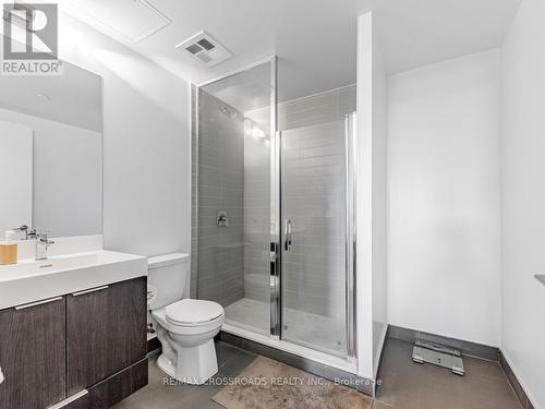 427 - 3100 Keele Street, Toronto, ON - Indoor Photo Showing Bathroom