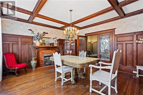 2 Carleton Street N, Thorold, ON - Indoor Photo Showing Dining Room