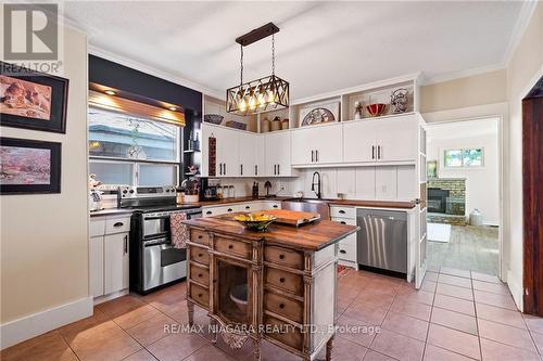 2 Carleton Street N, Thorold, ON - Indoor Photo Showing Kitchen