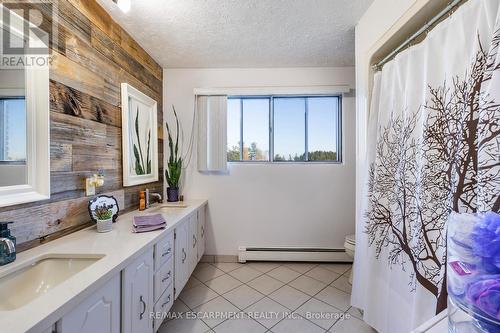 1239 Westbrook Road, West Lincoln, ON - Indoor Photo Showing Bathroom